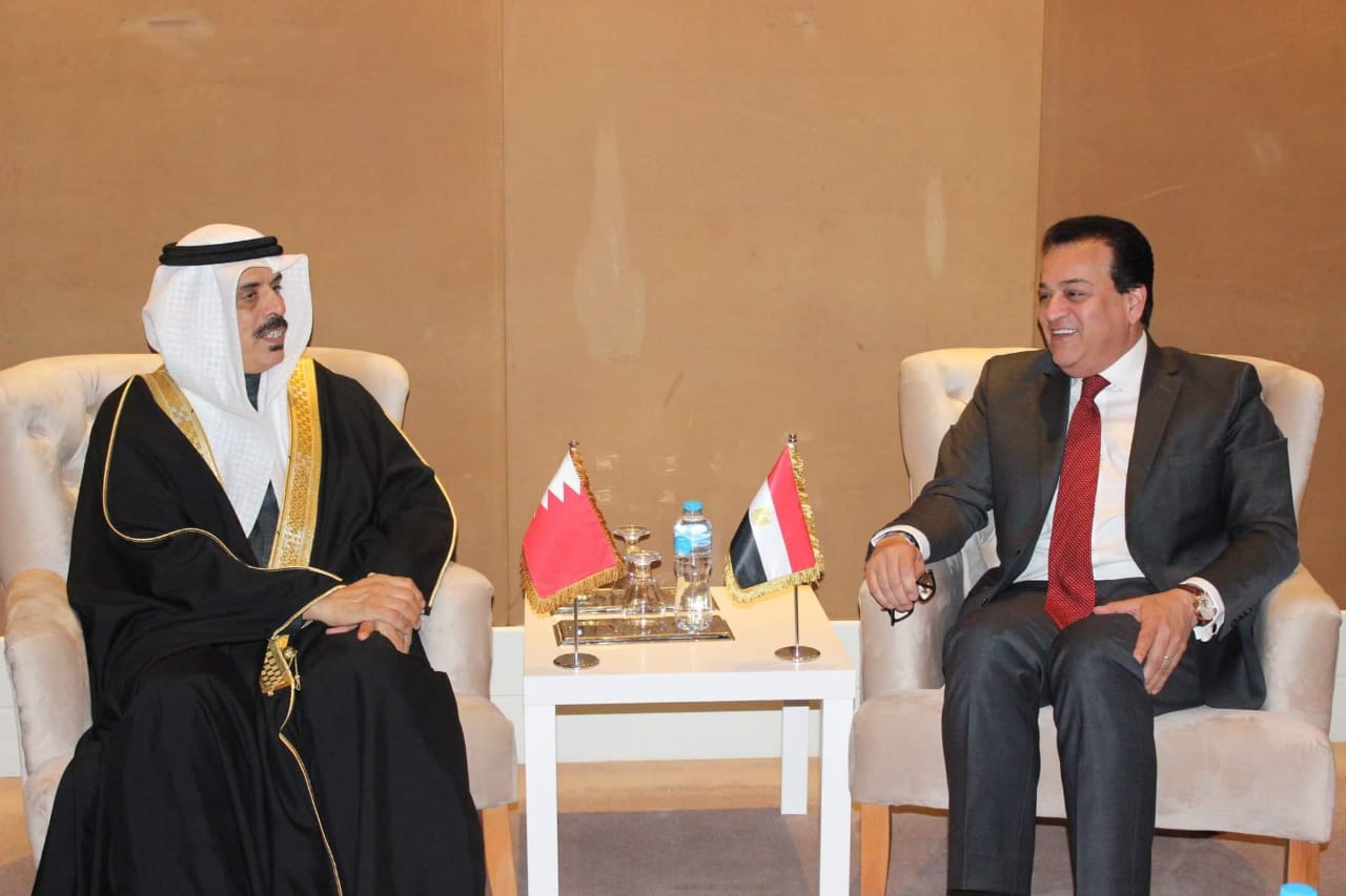   وزير التعليم العالي يلتقي نظيره البحريني خلال المؤتمر الـ ١٧ لوزراء التعليم العالي العرب
