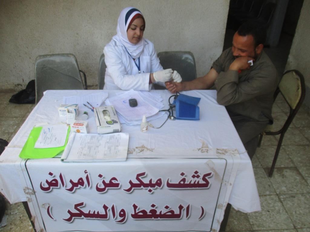   محافظ بني سويف الكشف على 1377مواطن في قافلة طبية مجانية مدعومة من وزارة الصحة
