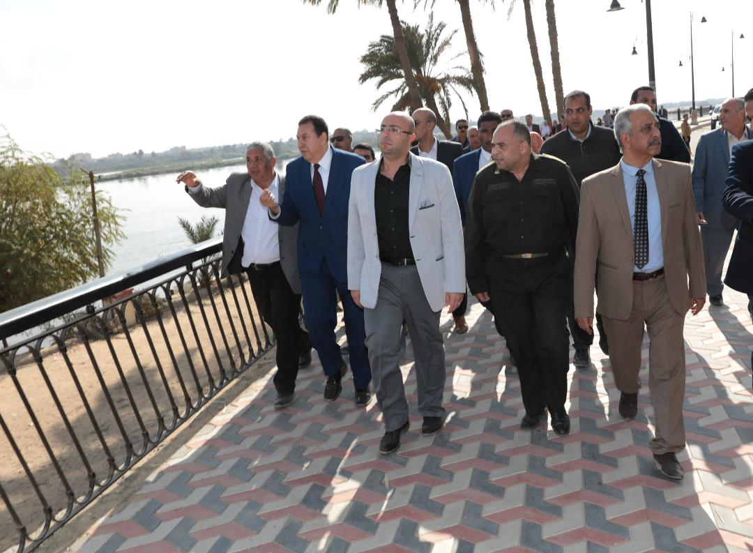    محافظ بني سويف يعقد اجتماعا موسعا للبدء في تطوير كورنيش النيل بطول 1.5 كم