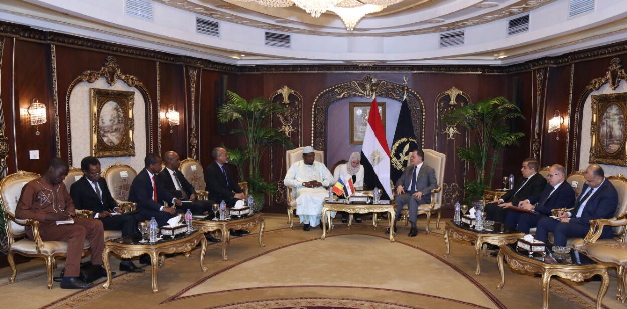   وزير الداخلية يستقبل وزيـر الدفاع والأمن بجمهـورية تشاد