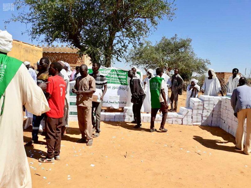   مركز الملك سلمان للإغاثة يوزع مساعدات باليمن والسودان وباكستان