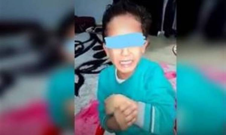   «التضامن» تتسلم الطفل مروان صاحب فيديو التعذيب