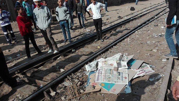   اختل توازنها.. سقوط طالبة بسبب الزحام الشديد من قطار بكفر الشيخ