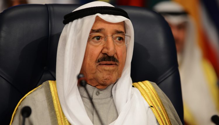   أمير الكويت: أتابع بألم ما يجرى في ليبيا والجزائر والعراق ولبنان