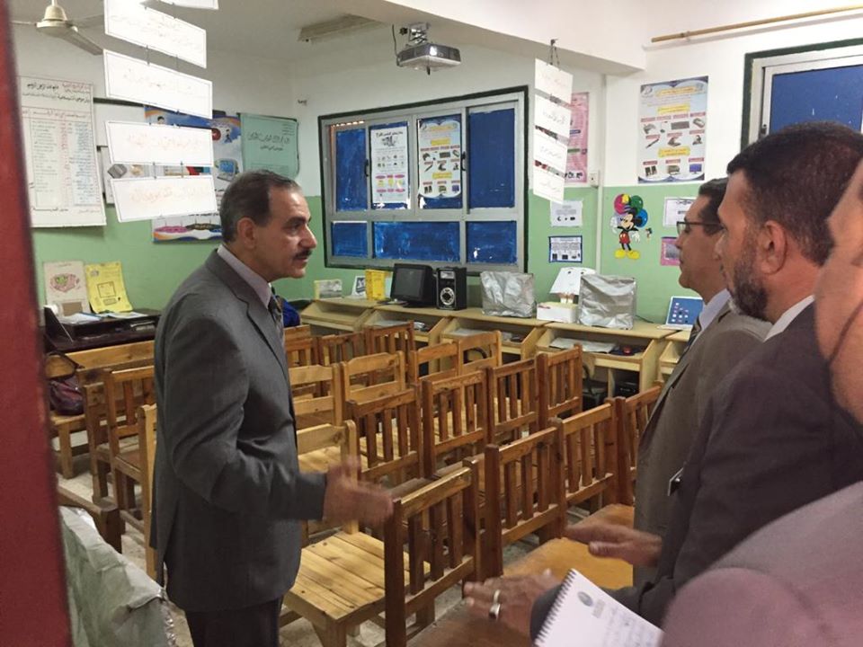   صور|| محافظ كفرالشيخ يفاجئ بزيارته مدرسة سعد زغلول الإبتدائية