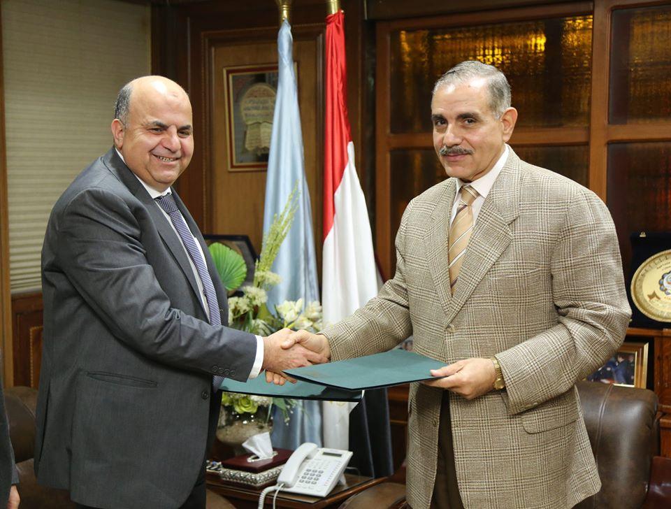    محافظ كفرالشيخ يوقع بروتوكولاً مع المصرية للاتصالات لتنفيذ المشروع القومى للتحول الرقمي وميكنة القطاعات الحكومية