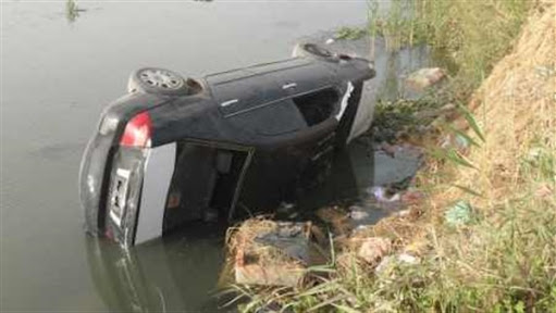   نيابة دمياط تحقق في مصرع شخص في حادث سقوط سيارة ملاكي بالحوض النهري بميناء دمياط