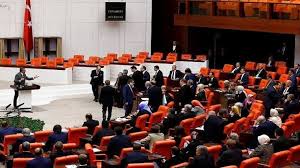   انقــلاب داخل البرلمان التركى بشأن إرسال قوات تركية إلى ليبيا