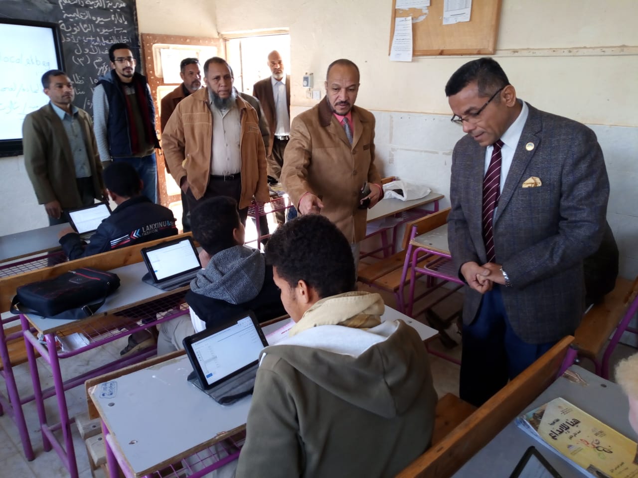 محافظ مطروح يوجه بالمتابعة المستمرة للخدمات المقدمة للمواطنين