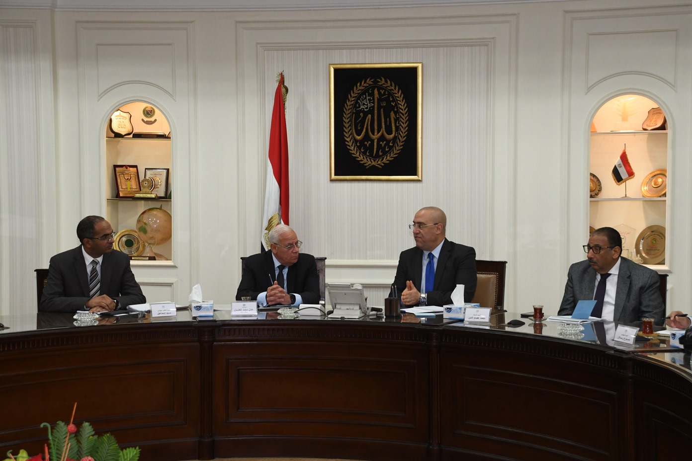   وزير الإسكان ومحافظ بورسعيد يتابعان مشروعات مياه الشرب والصرف الصحى والإسكان بالمحافظة