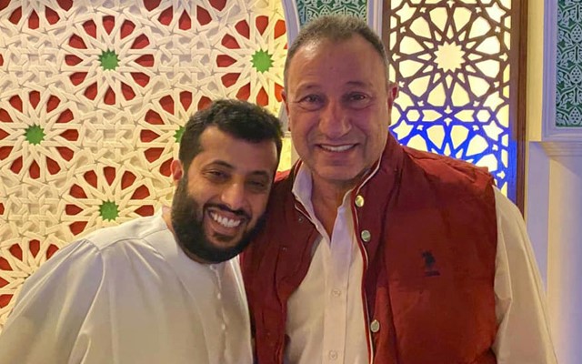   صورة| حفاوة بالغة وترحاب في لقاء الخطيب وآل الشيخ بالسعودية