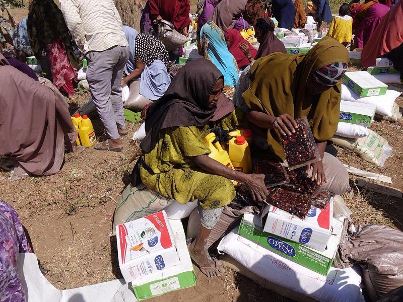   مركز الملك سلمان للإغاثة يوزع مساعدات في الصومال وباكستان ولبنان