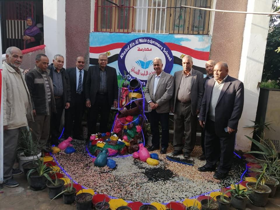   مدير عام الإدارة التعليمية بنجع حمادي يفتتح نافورة بمدرسة خالد بن الوليد الإبتدائية
