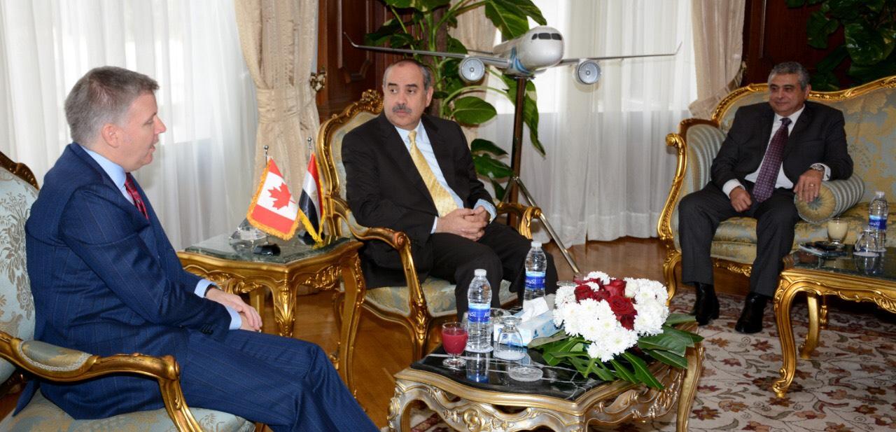   وزير الطيران المدني يستقبل سفير كندا بالقاهرة