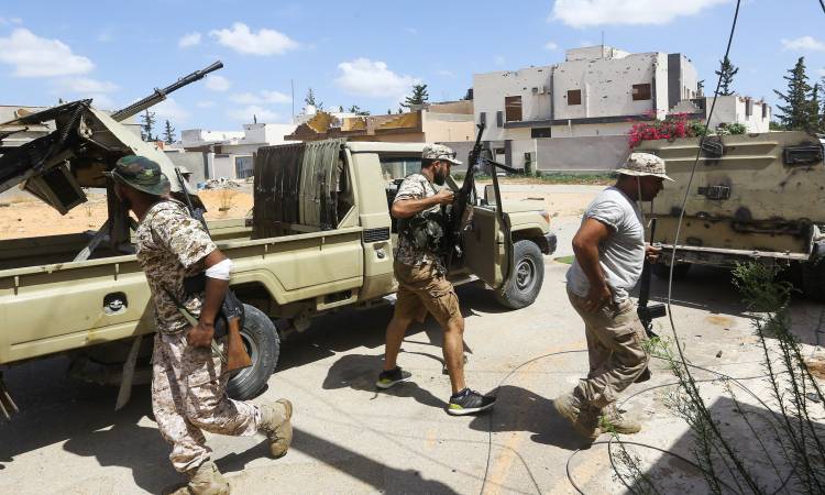   شاهد | الجيش الليبى يدمر مواقع عسكرية تستخدم لتخزين الأسلحة لـ «ميليشيات الوفاق» ومقتل غنيوة