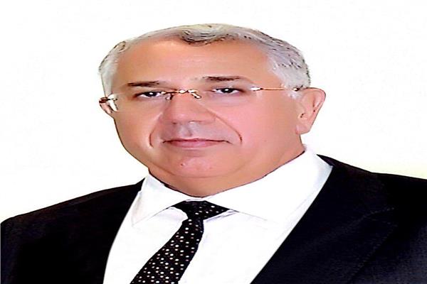  وزير الزراعة يتلقى تقريراً بإنجازات الحجر الزراعي المصري خلال عام 2019