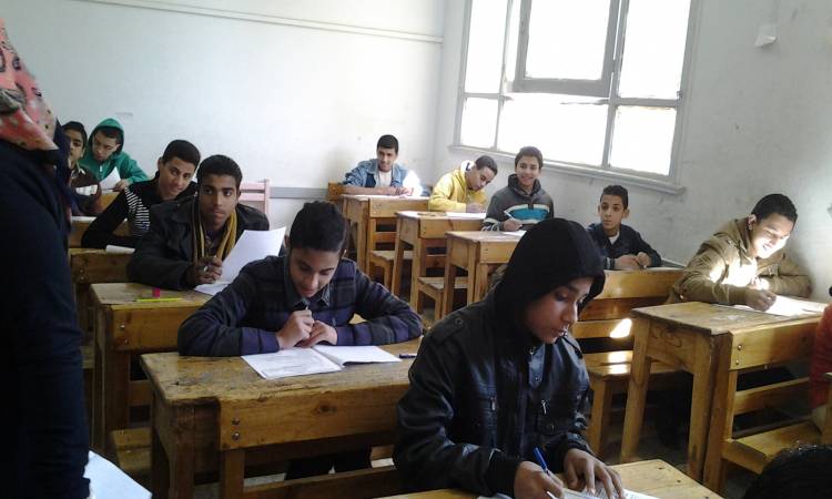   «التعليم» توقف امتحانات نصف العام بالمدارس غدًا بسبب إجازة عيد الغطاس