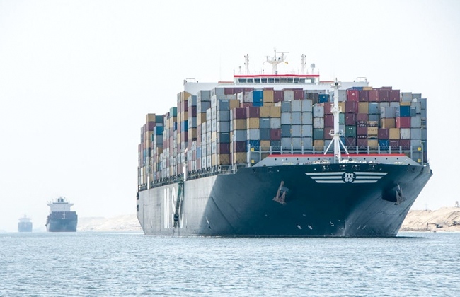   قناة السويس تسجل عبور 18880 سفينة بحمولات صافية 1.2 مليار طن وبإيرادات 5.8 مليار دولار خلال عام 2019