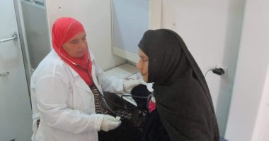   محافظ قنا :  الكشف على ١٦٤٤ حالة خلال القافلة الطبية بقرية حاجر خزام بمدينة قوص