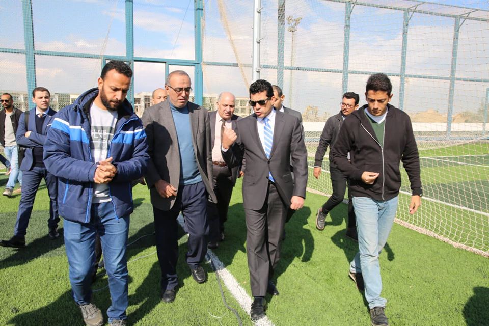   وزير الرياضة يتفقد المنشآت الرياضية بمدينة ٦ أكتوبر