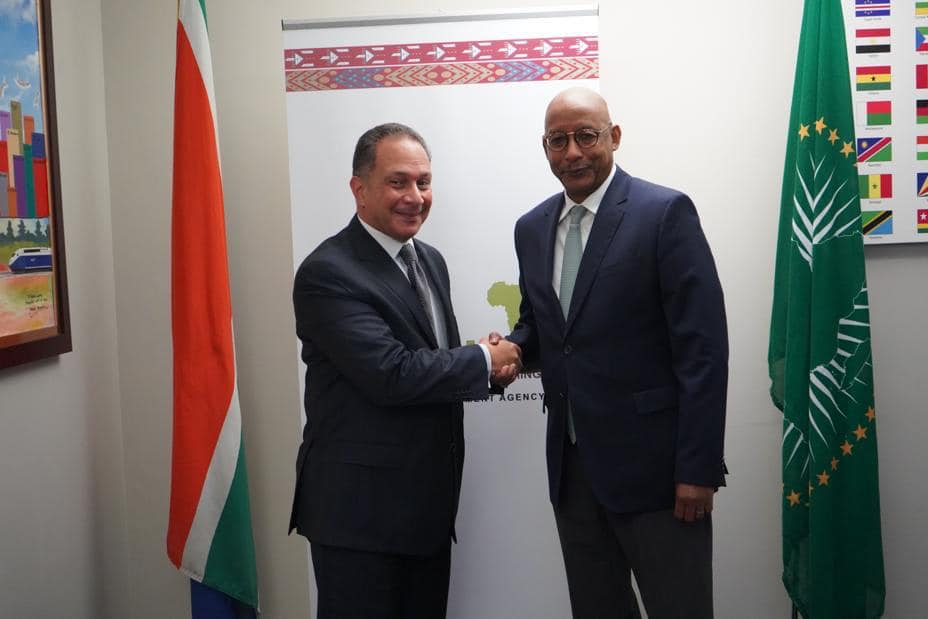   سفير مصر لدى جنوب أفريقيا يلتقي بالمدير التنفيذي لوكالة الاتحاد الأفريقي للتنمية «نيباد»