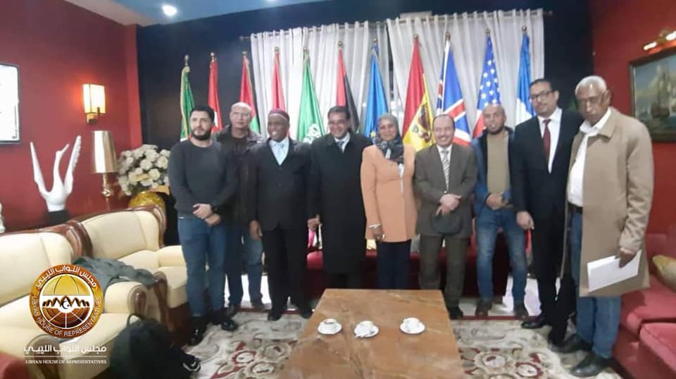   عضو مجلس النواب يرافق الوفد الليبي لرجال الأعمال في زيارة للجزائر