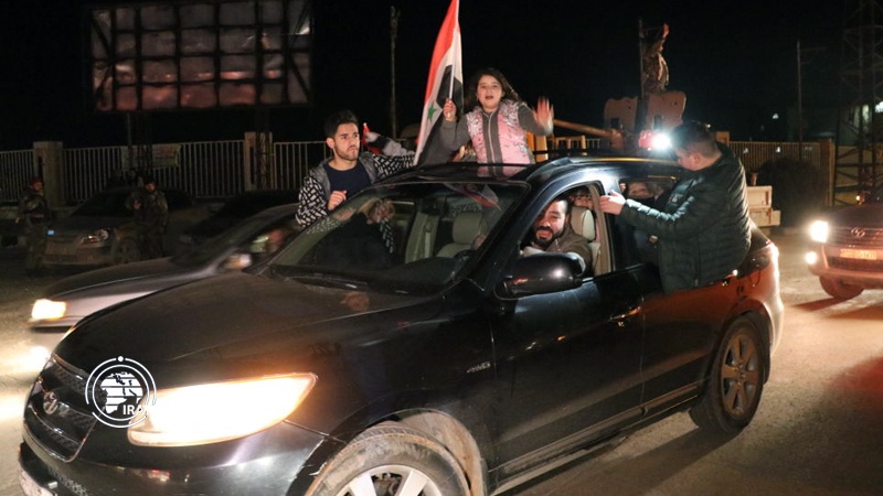   أهالي حلب يحتفلون بتحرير الجيش لغرب المدينة وشمالها من الإرهاب