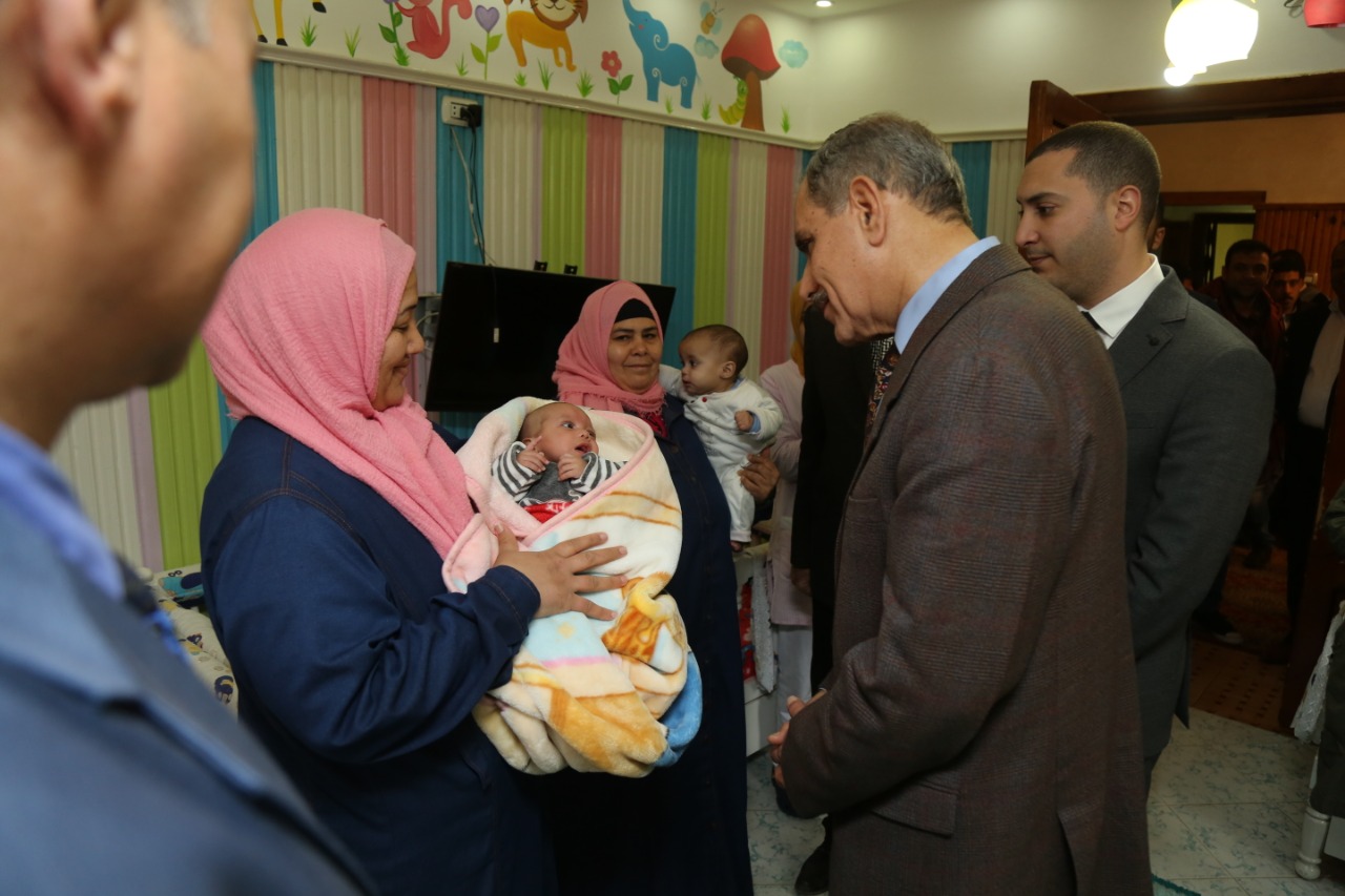   صور|| محافظ كفر الشيخ يتفقد دار الأيتام الرضع ويؤكد على إنتهاء تطويرها