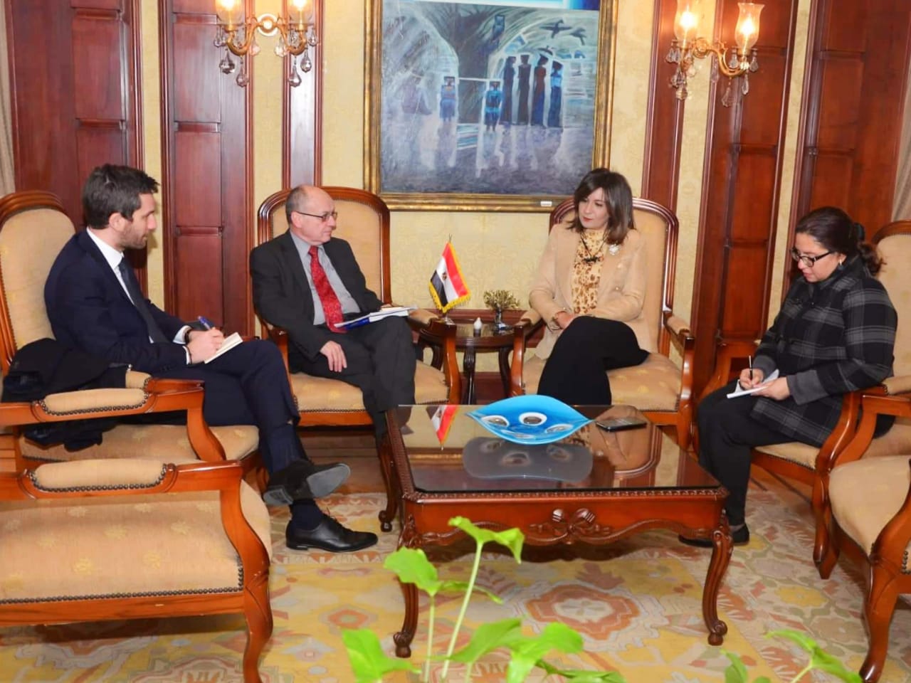   وزيرة الهجرة تستقبل سفير قبرص في مصر لبحث ترتيبات برنامج زيارة شباب قبارصة ويونانيين إلى مصر