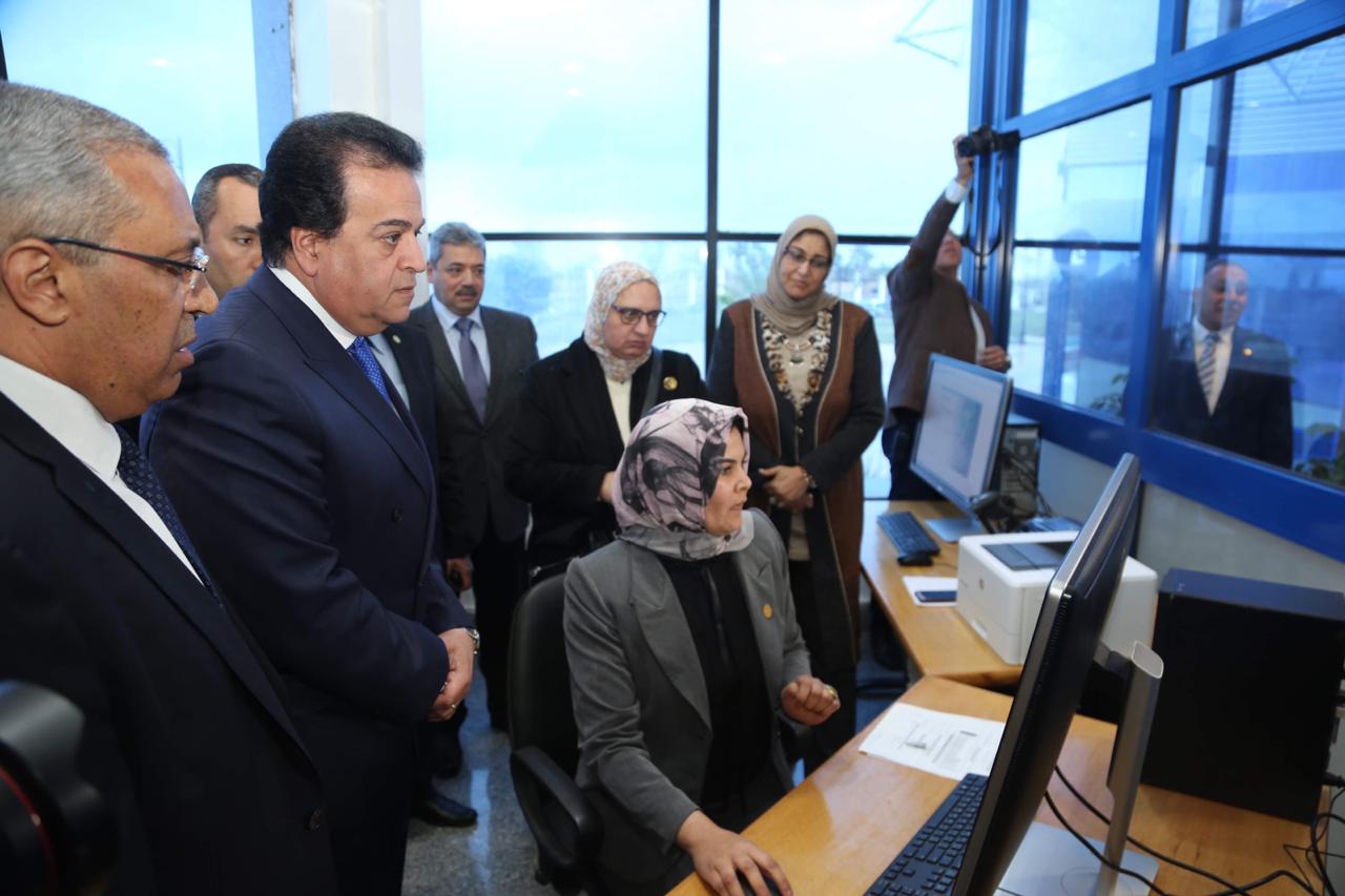   وزير التعليم العالي يشهد أحتفالي مدينة الأبحاث ببرج العرب 