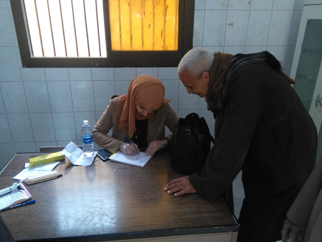   قوافل جامعة المنيا تواصل خدماتها الطبية المجانية بالكشف على 232 حالة بقرية «البدرمان»