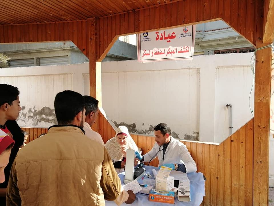   محافظ دمياط: فحص ٢٧٠٠ حالة خلال فعاليات القافلة الطبية العلاجية بقرية الرياض