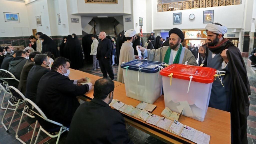   %42 نسبة الإقبال في الانتخابات البرلمانية الإيرانية