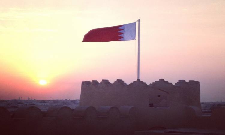   البحرين تعلن تنكيس الأعلام حدادا على وفاة حسنى مبارك