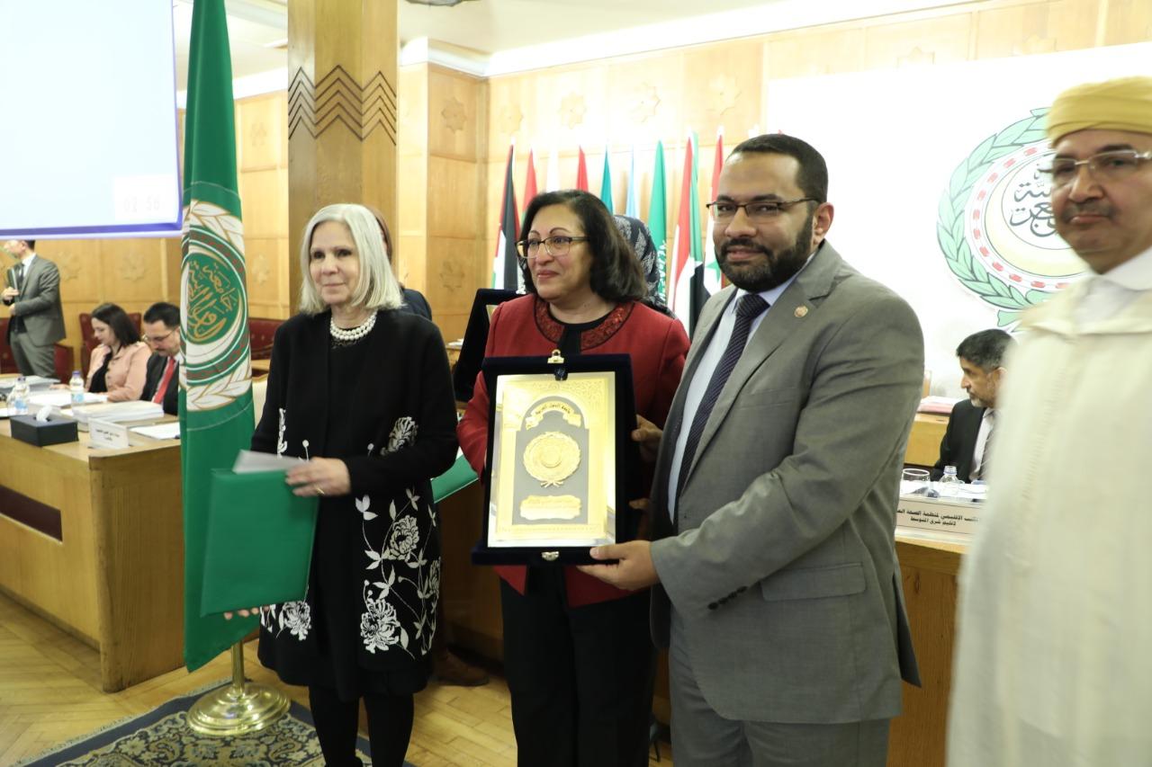   الصحة: منح المركز الأول بـ «جائزة الطبيب العربي» لمساعد وزيرة الصحة المصرية لمبادرات الصحة العامة