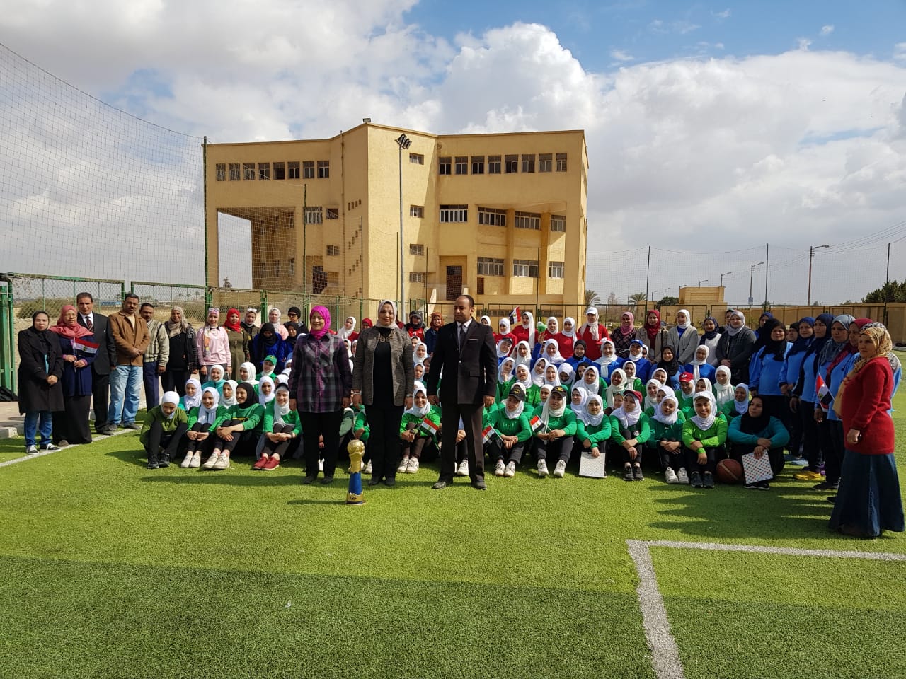   بالصور||  جامعة الأزهر تبدأ الفصل الدراسي الثاني بيوم ترفيهي لطالبات تربية رياضية بنات