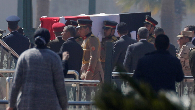   لهذا السبب.. أداء صلاة الجنازة على حسنى مبارك.. مرتين