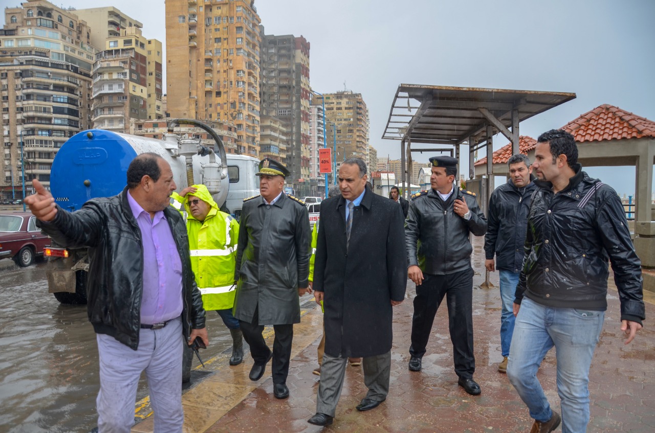   محافظ الإسكندرية: رفع درجة الاستعداد وحالة الطوارئ لمواجهة النوة الحالية