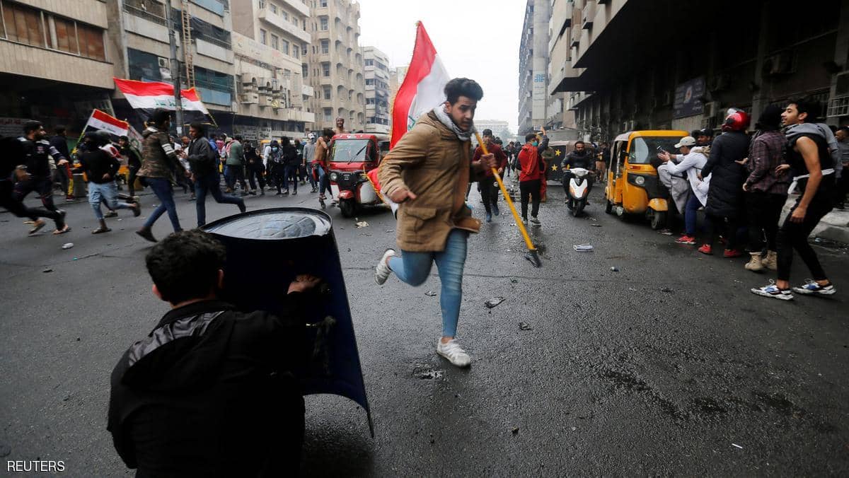   العراق.. قتيلان و15 جريحا بمواجهات بين قوات الأمن ومحتجين