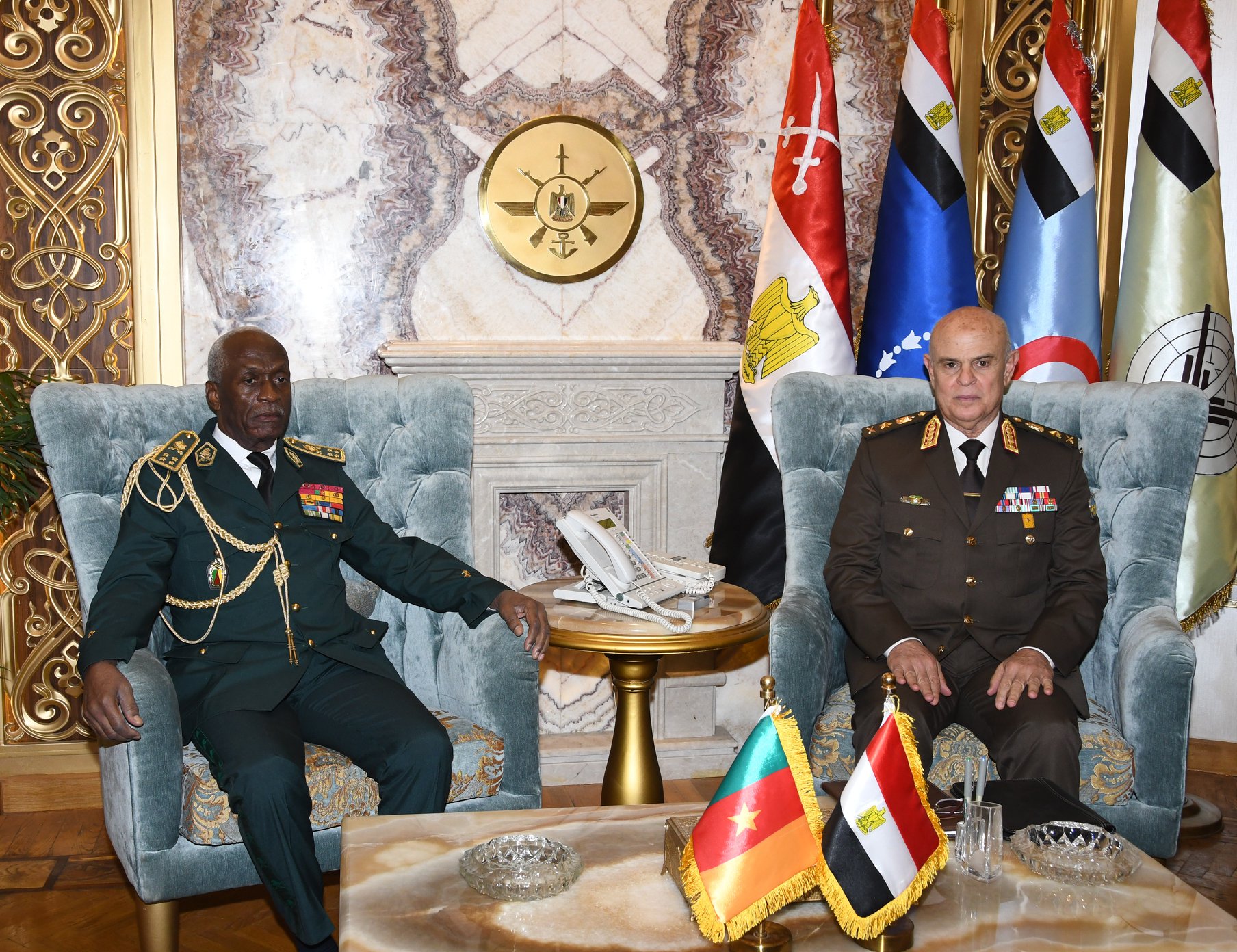   الفريق محمد فريد يلتقى رئيس أركان القوات المسلحة الكاميرونية 
