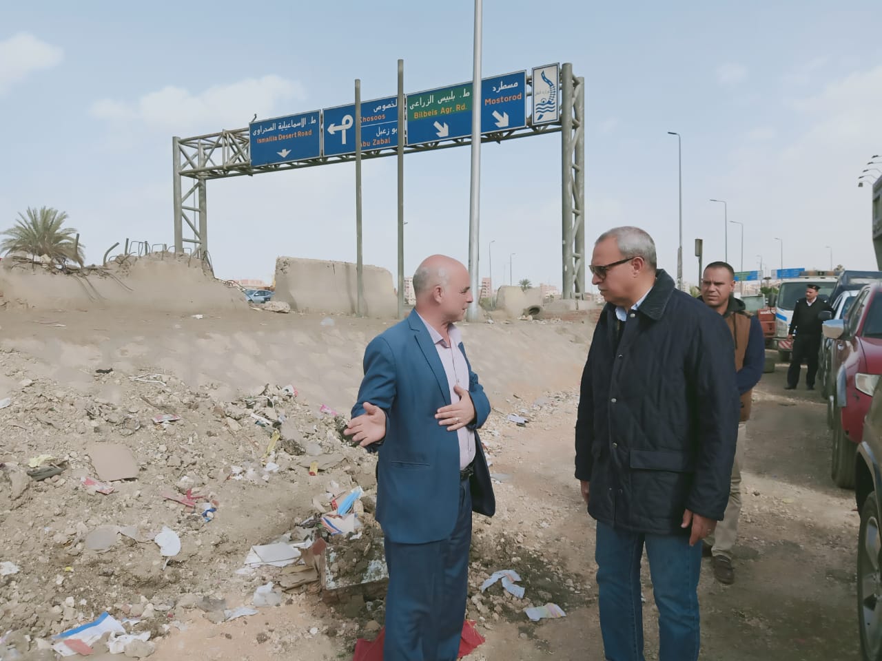   صور| محافظ القليوبيه يتابع اعمال رفع تراكمات القمامة بمدينة بنها واعمال تطوير بحى شرق شبرا الخيمة 