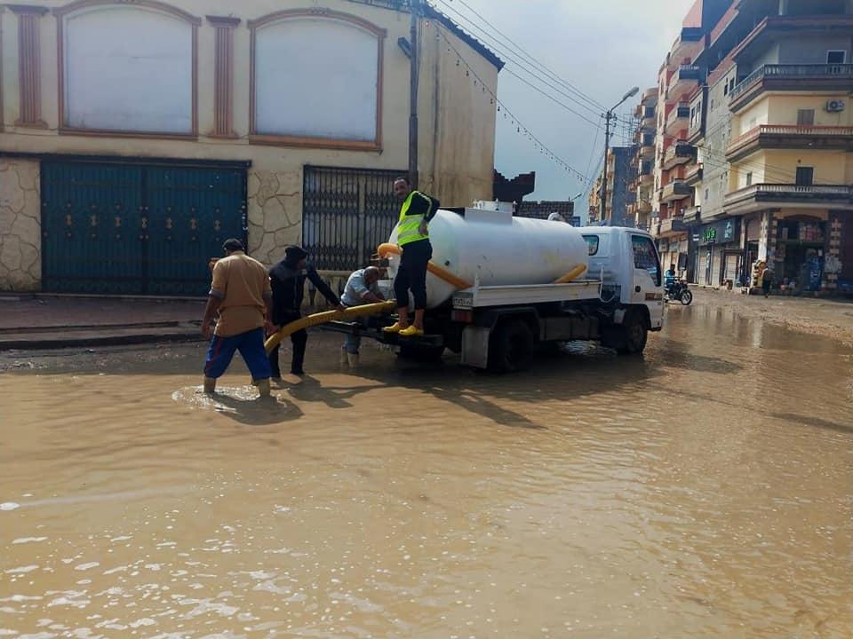  محافظ كفر الشيخ  يشيد بدور المشاركة المجتمعية فى رفع مياه الأمطار