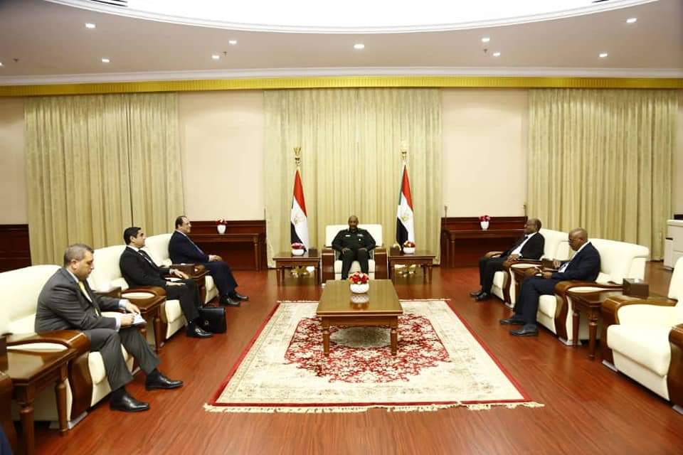   رئيس جهاز المخابرات العامة يؤكد دعم مصر للسلطة الانتقالية فى السودان