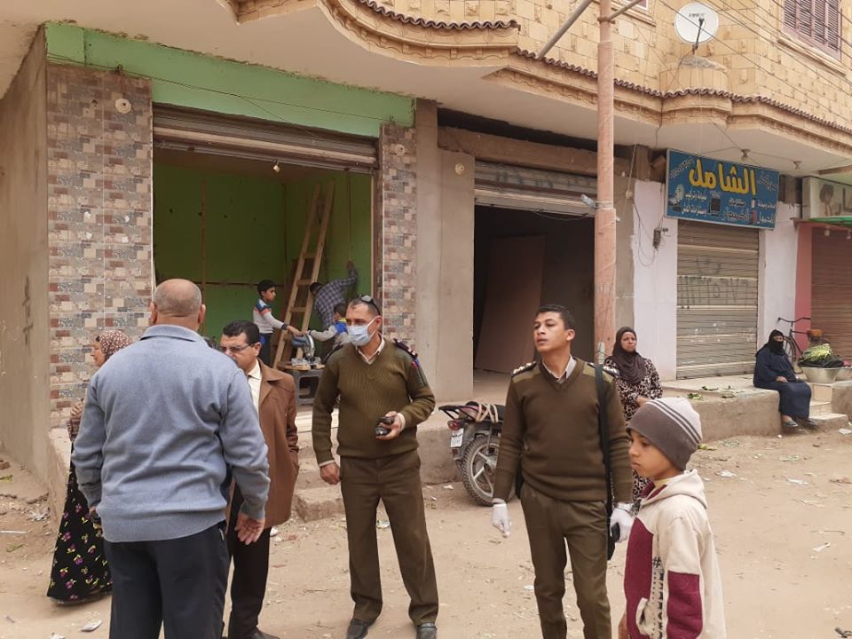  الوحدة المحلية لمدينة ناصر ببني سويف تغلق 4 أسواق في القري