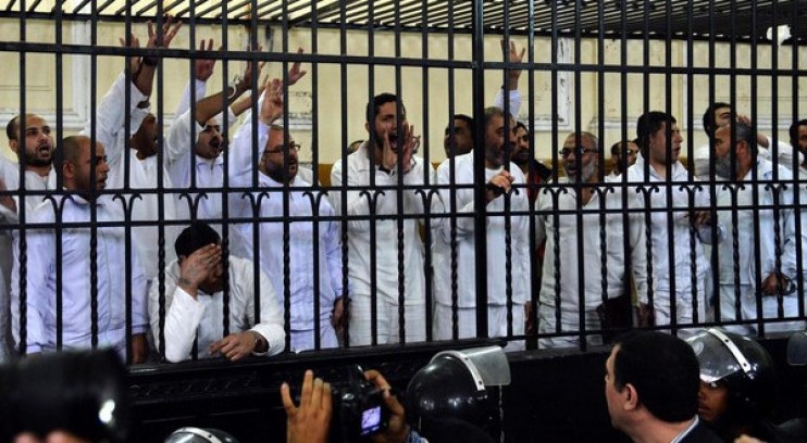   انظر من يدعو لإطلاق سراح مساجين الإخوان الإرهابية تعرف غرضهم.. دعاة الفوضى يستغلون كورونا للعودة بمصر للمربع صفر