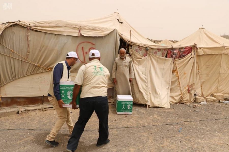   مركز الملك سلمان للإغاثة يوزع مساعدات في محافظات اليمن