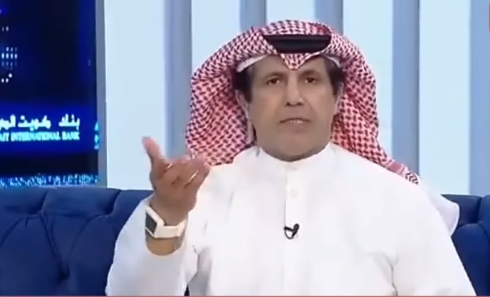   شاهد| إعلامى كويتي يخرج عن شعوره ويجلد صفاء الهاشم بسبب تطاولها ع مصر