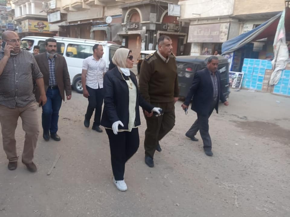   محلات كفر الشيخ تغلق ابوابها إلتزاماً بالحظر فى يومه السابع
