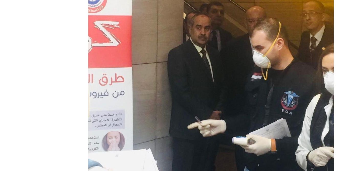   وزير الطيران يتابع الإجراءات الوقائية بمطار القاهرة الدولى