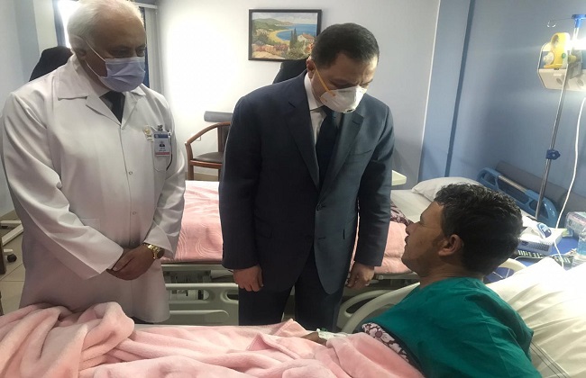   وزير الداخلية يزور أبطال واقعة حادث الأميرية الإرهابى